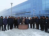 В Якутске установили памятник трехлетней девочке и ее щенку, чудом выжившим в тайге (ФОТО) В Якутске установили памятник трехлетней девочке и ее щенку, чудом выжившим в тайге (ФОТО)