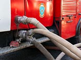 Пожар на базе "Спецторга" в Чите тушит пожарный поезд

