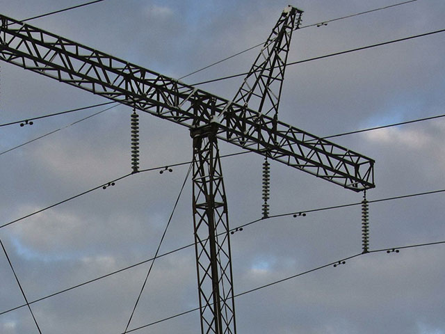 Действующий контракт на поставки электричества с Украины в Крым заканчивается 1 января 2016 года