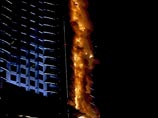 Очевидцы сообщают, что огонь поднимается практически на всю высоту многоэтажного строения. Данных о причинах возгорания, а также возможных пострадавших пока не поступало