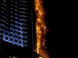 Очевидцы сообщают, что огонь поднимается практически на всю высоту многоэтажного строения. Данных о причинах возгорания, а также возможных пострадавших пока не поступало Очевидцы сообщают, что огонь поднимается практически на всю высоту многоэтажного строения. Данных о причинах возгорания, а также возможных пострадавших пока не поступало