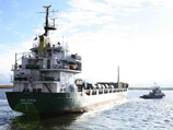 Сухогруз "Иван Бобров", который с 9 членами экипажа на борту следовал из Великобритании в Латвию, стоит на якорной стоянке в датском порту