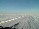 Несколько дней назад на трассе Оренбург-Орск из-за сильного снежного бурана образовался затор. Водители ждали помощи в течение 15 часов Несколько дней назад на трассе Оренбург-Орск из-за сильного снежного бурана образовался затор. Водители ждали помощи в течение 15 часов