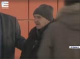 По данным следствия, дудинский пенсионер днем 29 декабря пришел в горадминистрацию, разлил там принесенный с собой бензин и поджег здание. Пожар распространился на четыре этажа, его площадь составила около 200 кв. м По данным следствия, дудинский пенсионер днем 29 декабря пришел в горадминистрацию, разлил там принесенный с собой бензин и поджег здание. Пожар распространился на четыре этажа, его площадь составила около 200 кв. м