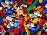 Датская компания Lego под давлением общественности изменила собственные правила и согласилась продать детали конструктора китайскому художнику и диссиденту Ай Вэйвэю