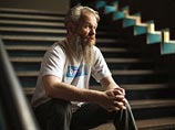 "Держат отлично": жители Санкт-Петербурга раскупили сотню "духовных скреп" "Держат отлично": жители Санкт-Петербурга раскупили сотню "духовных скреп"