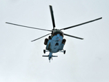 В Алтайском крае на трассу приземлился неизвестно чей вертолет (ВИДЕО)