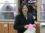 Безусловным фаворитом предвыборной гонки считается 59-летняя Цай Инвэнь от крупнейшей оппозиционной Демократической прогрессивной партии (ДПП) Безусловным фаворитом предвыборной гонки считается 59-летняя Цай Инвэнь от крупнейшей оппозиционной Демократической прогрессивной партии (ДПП)