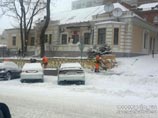 Владивосток замело: отменены занятия в вузах, на дорогах 10-балльные пробки, таксисты взвинтили цены (ВИДЕО) Владивосток замело: отменены занятия в вузах, на дорогах 10-балльные пробки, таксисты взвинтили цены (ВИДЕО)