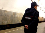В московском метро мужчина, вооруженный шприцем, угрожал заразить пассажиров ВИЧ
