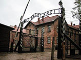 Так, шесть лет назад гражданин Швеции был арестован за попытку хищения с ворот Освенцима печально известной таблички "Труд освобождает"