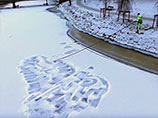 Жители Гетеборга возмущены решением властей уничтожить "снежный пенис" на заледеневшем пруду