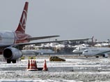 Тысячи авиарейсов отменены на востоке США из-за надвигающейся снежной бури Тысячи авиарейсов отменены на востоке США из-за надвигающейся снежной бури