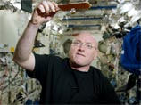 Американский астронавт отметил 300 дней на орбите игрой в пинг-понг водяным шариком (ВИДЕО) Американский астронавт отметил 300 дней на орбите игрой в пинг-понг водяным шариком (ВИДЕО)