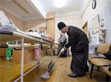 Иерарх Московского патриархата вымыл полы в рязанской больнице