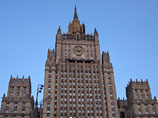 Министерство иностранных дел РФ, в свою очередь, выразило возмущение решением США и обвинило администрацию президента Барака Обамы в "свертывании связей с нашей страной" Министерство иностранных дел РФ, в свою очередь, выразило возмущение решением США и обвинило администрацию президента Барака Обамы в "свертывании связей с нашей страной"