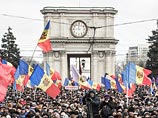 Митинг, собравший десятки тысяч человек, проходил на площади Великого Национального собрания в центре Кишинева