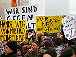 В немецких городах прошли протесты жителей против "агрессивных беженцев"