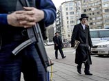 По информации журналистов, главными причинами отъезда евреев из Франции являются заметно участившиеся в последние годы нападения на выходцев из Израиля, мотивированные антисемитскими настроениями