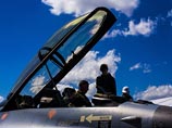 Шесть самолетов F-16 уже переведены на авиабазы региона, однако до сегодняшнего дня атаковали только террористов в Ираке