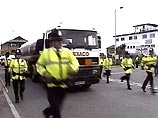 Пикетчики требовали снизить в ближайшие 60 дней цены на бензин за счет налоговой составляющей Пикетчики требовали снизить в ближайшие 60 дней цены на бензин за счет налоговой составляющей