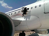 В салоне пассажирского самолета авиакомпании Daallo Airlines произошел взрыв В салоне пассажирского самолета авиакомпании Daallo Airlines произошел взрыв