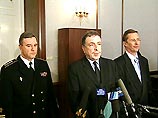 Комиссия по расследованию причин катастрофы "Курска" рассматривает три основные версии: столкновение с подводным объектом, столкновение с полузатопленной миной времен второй мировой войны и первоначальный небольшой взрыв в первом отсеке Комиссия по расследованию причин катастрофы "Курска" рассматривает три основные версии: столкновение с подводным объектом, столкновение с полузатопленной миной времен второй мировой войны и первоначальный небольшой взрыв в первом отсеке