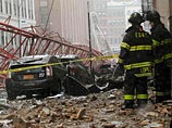 В центре Нью-Йорка башенный кран упал на проезжую часть: один человек погиб, двое серьезно пострадали
