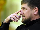 Глава Чечни Рамзан Кадыров опубликовал в своем Instagram новое фото, на котором он лично позирует с винтовкой с оптическим прицелом. Фото сопровождает подпись "Кто не понял, тот поймет"