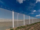 Тунис возвел 200-километровую стену на границе с Ливией на деньги Германии и США Тунис возвел 200-километровую стену на границе с Ливией на деньги Германии и США