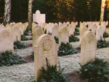 Аллея Почета на кладбище Форверкер в Любеке (Германия). Могилы голландских подневольных рабочих