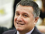 Глава МВД Украины Арсен Аваков рассказал о диалоге с губернатором Одесской области Михаилом Саакашвили, в ходе которого тот предлагал ему возглавить правительство, а себя сделать заместителем