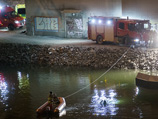 Кроссовер Nissan Qashqai, в котором находились четверо музыкантов Viola Beach и их менеджер, упал в канал с высоты около 25 метров