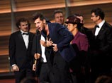 Британский музыкант Марк Ронсон и американец Бруно Марс завоевали премию "Грэмми" в номинации "Запись года" за их совместную композицию "Uptown Funk"
