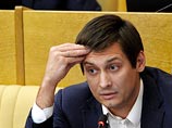 Госдума приняла в первом чтении законопроект, который приравнивает к митингам автопробеги и палаточные лагеря Госдума приняла в первом чтении законопроект, который приравнивает к митингам автопробеги и палаточные лагеря