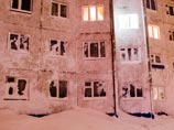 В минувший четверг в Хибинах сошла лавина, которая задела жилые дома на окраине Кировска. В некоторых домах снегом выдавило окна и сломало рамы. Позже стало ясно: сошедшая масса снега была подорвана специалистами местного центра лавинной безопасности