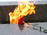 27 января 2014 года "Дождь" предложил посетителям своего сайта и пользователям соцсетей ответить на вопрос, нужно ли было советским властям сдать фашистам осажденный Ленинград ради спасения жизней сотен тысяч людей. 27 января 2014 года "Дождь" предложил посетителям своего сайта и пользователям соцсетей ответить на вопрос, нужно ли было советским властям сдать фашистам осажденный Ленинград ради спасения жизней сотен тысяч людей.