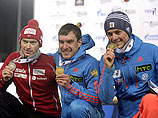 Россиянин Евгений Гараничев стал чемпионом Европы по биатлону в спринтерской гонке.Второе место занял норвежец Хенрик Лабелунд, третье - россиянин Антон Бабиков
