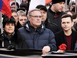 В Москве ограничен проход к Большому Москворецкому мосту, где убили Немцова В Москве ограничен проход к Большому Москворецкому мосту, где убили Немцова