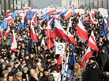 Многотысячная демонстрация и митинг в поддержку бывшего лидера профсоюза "Солидарность" и бывшего президента Польши Леха Валенсы прошла в субботу в Варшаве