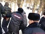 В Кемерове, где накануне полиция задержала участников несогласованного шествия в память Бориса Немцова, троим активистам назначили административные аресты на 10 суток