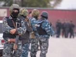 В Киргизии грабитель сбежал от конвоиров во время "следственного эксперимента" в сауне с девушками
В Киргизии грабитель сбежал от конвоиров во время "следственного эксперимента" в сауне с девушками