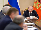 Президент России Владимир Путин после выступления на съезде Торгово-промышленной палаты собрал глав российских нефтяных компаний для обсуждения потребностей национальной экономики