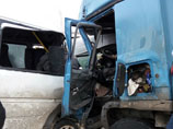 В Пензенской области от столкновения микроавтобуса и грузовика погибли девять человек