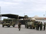 В Тунисе боевики, вооруженные автоматами Калашникова, напали на военных и полицию - более 20 убитых