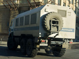 Московская полиция около 19 часов возле здания ФСБ на Лубянской площади в Москве задержала нескольких участников акции в поддержку украинской летчицы Надежды Савченко Московская полиция около 19 часов возле здания ФСБ на Лубянской площади в Москве задержала нескольких участников акции в поддержку украинской летчицы Надежды Савченко