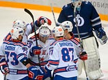 Хоккеисты санкт-петербургского СКА добились гостевой победы со счетом 3:2 над московским "Динамо" в первом матче четвертьфинальной серии плей-офф Континентальной хоккейной лиги