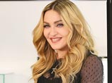 Мадонна, тяжело переживающая судебные тяжбы со своим бывшим мужем Гаем Ричи из-за опеки над 15-летним сыном, посвятила Рокко песню на концерте в Мельбурне