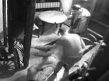 В Энгельсе охранник кафе забил насмерть шумного посетителя (ВИДЕО) В Энгельсе охранник кафе забил насмерть шумного посетителя (ВИДЕО)
