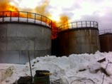 На территории химзавода при демонтаже металлических конструкций произошло возгорание резервуара емкостью 300 кубометров с остатками отложений азотной кислоты